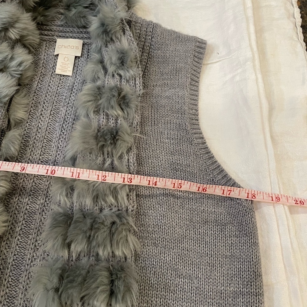 Chico's Sweater Vest grey knit, faux fur trim, size 4 XS open front cardigan - Picture 7 of 9